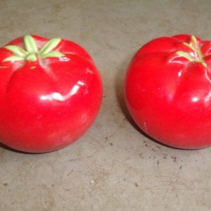 Pantry Parade large tomato salt pepper shakers